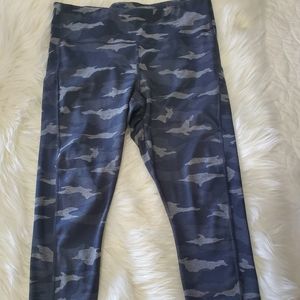 Athleta ultimate stash pocket camo 7/8 tight